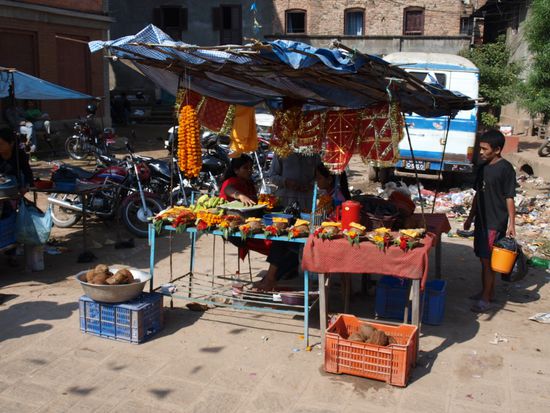 Opferschalenverkaufsstand