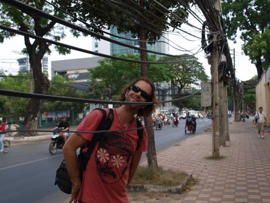 Immer schoen aufpassen, dass man nicht aus Versehen gegen ein Stromkabel rennt.