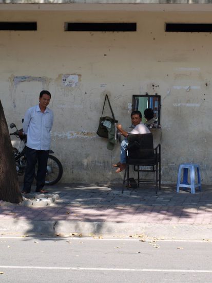 Freiluftfriseur an der Hauptstrasse!
