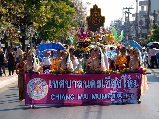 CHIANG MAI - PARADE DES BLUMENFESTIVALS