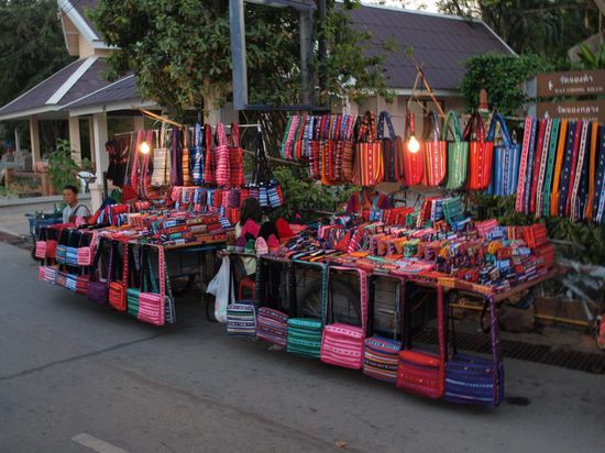 ...auch hier gibt es natuerlich Nachtmaerkte.