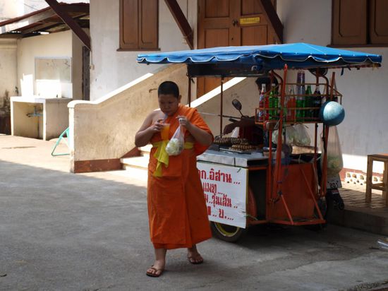 Mittagspause im Kloster.