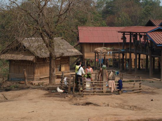 An solchen Brunnen waschen sich die Dorfbewohner.