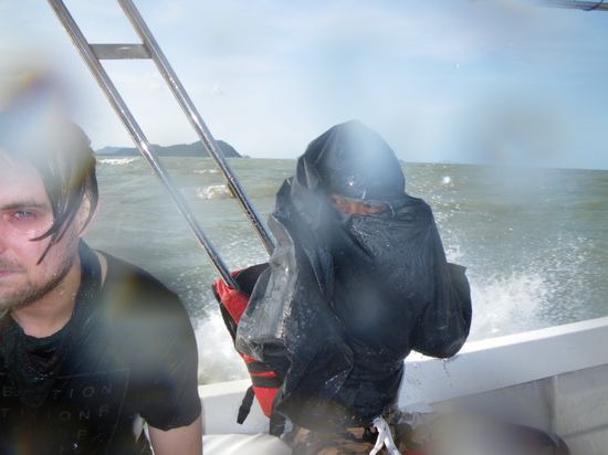 Sehr nasse Ueberfahrt ins Paradies.