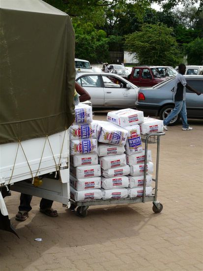 Kasane, Botswana 
beim Einkaufen