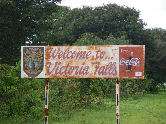Nahezu das einzige Strassenschild in Simbabwe