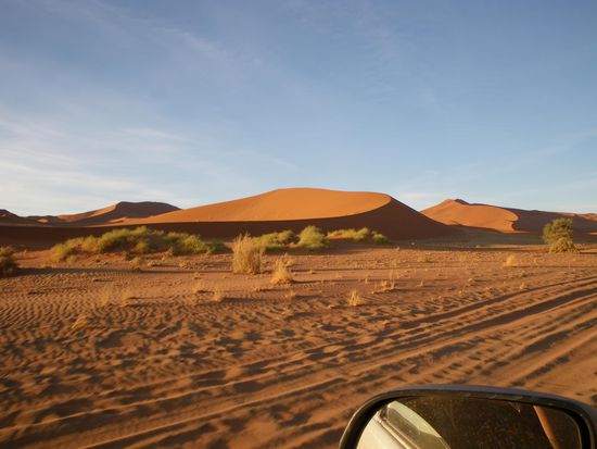 Sandpiste von den Duenen zurueck