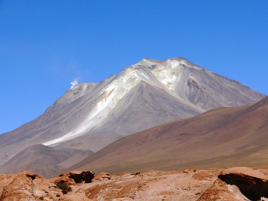 aktiver Vulkan (s.o.)