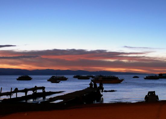 Der erste Abend am Titikakasee geht zu Ende