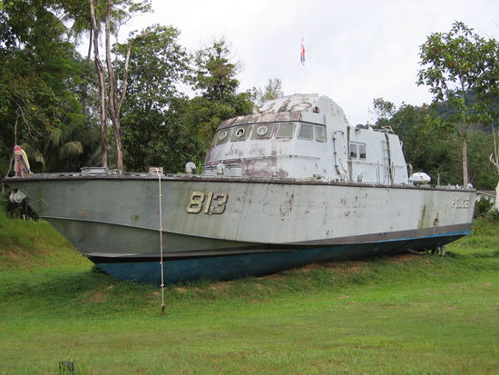 das Boot wurde beim Tsunami 2004 weit in das Land von Khao Lak gespült. Unvorstellbar!