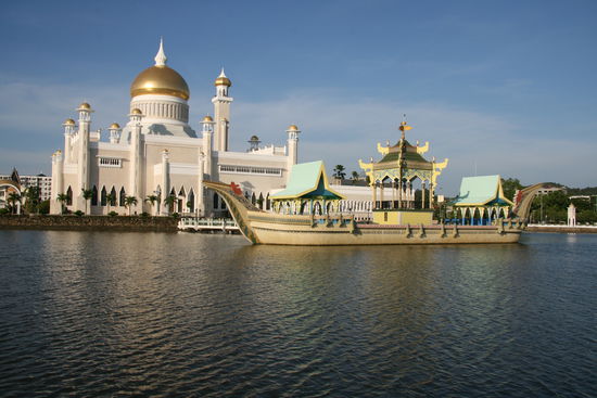 die grosse mesjid sultan omar ali saifuddin (moschee)