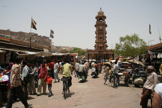 Der Bazar mit Uhrenturm