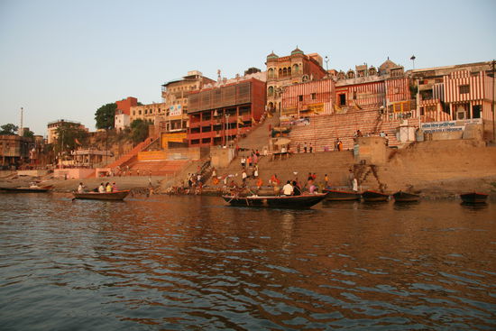 ein Bad im Ganges und alle deine Sünden sind verschwunden 