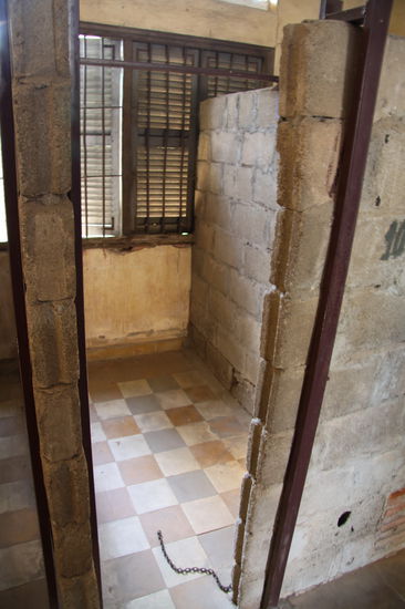 Einzelzelle ca. 80 x 200 cm