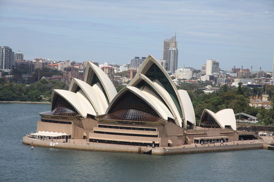 die Oper, jeder kennt sie... 