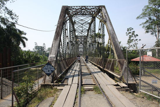 über diese uralt Brücke ging es nach Panama