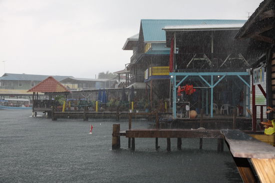 Regen in Panama ist genau so blöd wie Regen bei uns... nur hier ist der Regen viel wärmer 