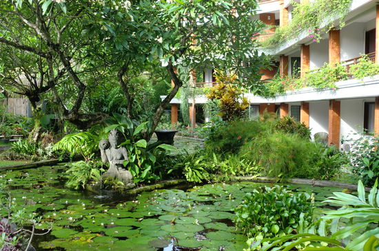 Hotel mit Gartenanlage