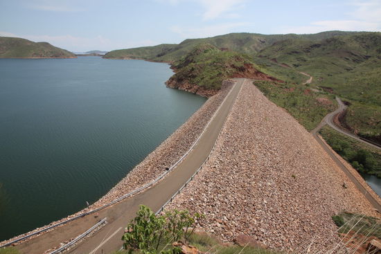 am Staudamm von Lake Acgyle