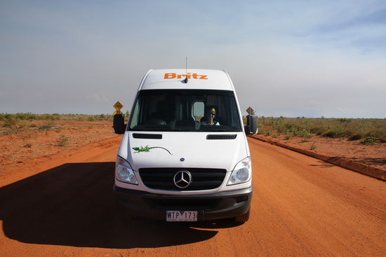 unser Busi auf der Piste zum 80 Miles Beach
