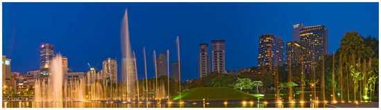 und wenn die daemmerung einsetzt wirds erst richtig schoen, denn dann gehen auch die springbrunnen an