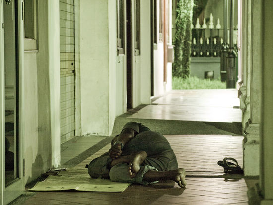 vor dem nachbarhaus...