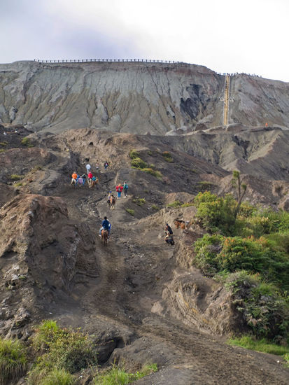 und hier der beschwerliche aufstieg zum vulkan