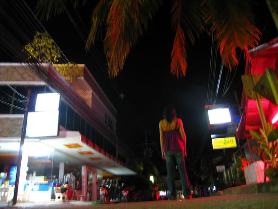 nachts sind auch hier die straßen leer 