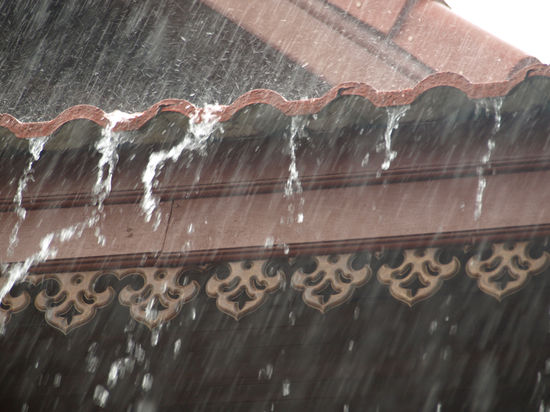 es gießt wie aus eimern