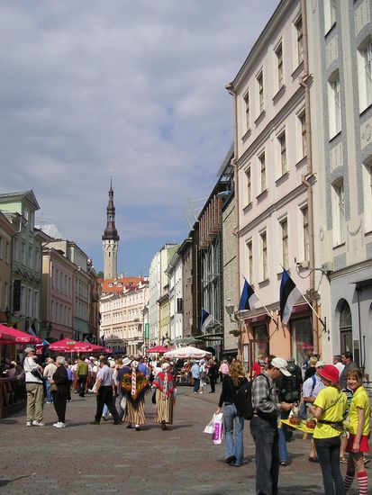 Altstadt von Tallin mit Blick auf das Rathaus