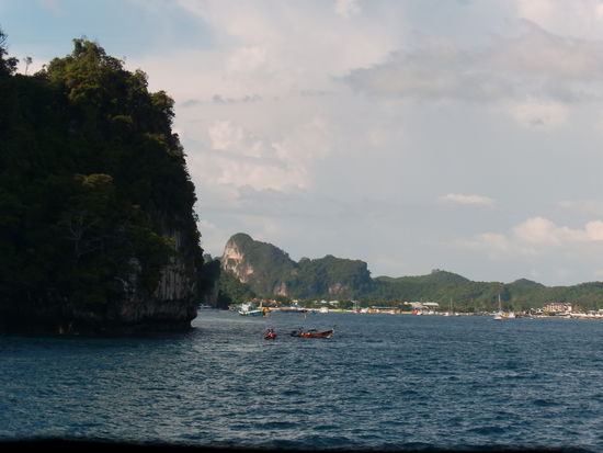 Einfahrt in den Hafen von Tonsai Bay
