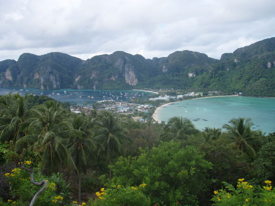 Tonsai Bay