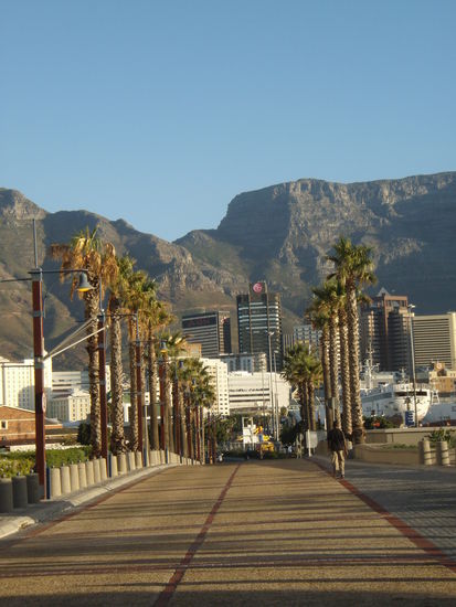 Blick von der Waterfront auf Kapstadt