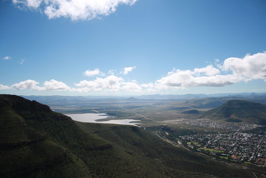 Blick auf Graaff Reinet und den Staudamm