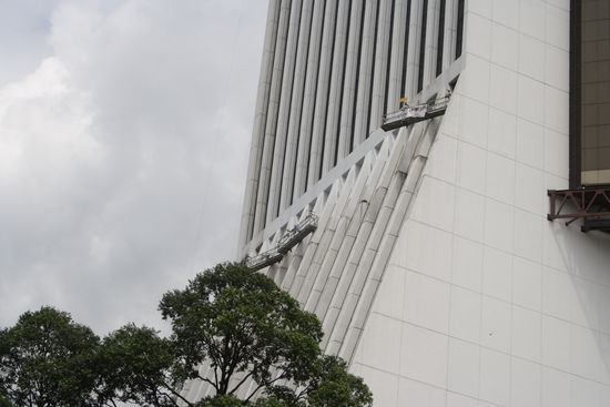 Fensterputzer bei der Arbeit