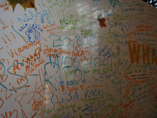 Seht ihr mich? Da konnte jeder seinen Servus hinterlassen.