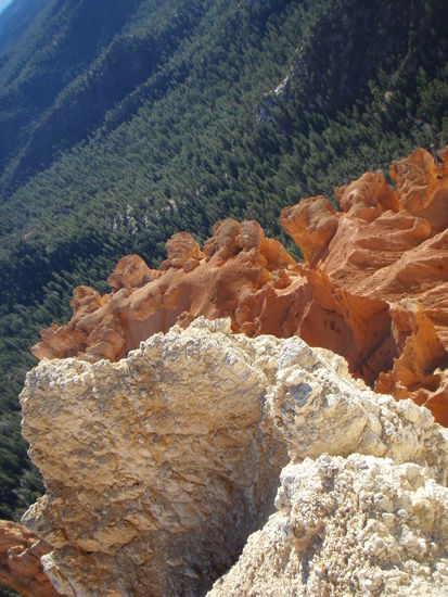 schoene Steinspielereien die Mutter Natur so in die Wueste stellt