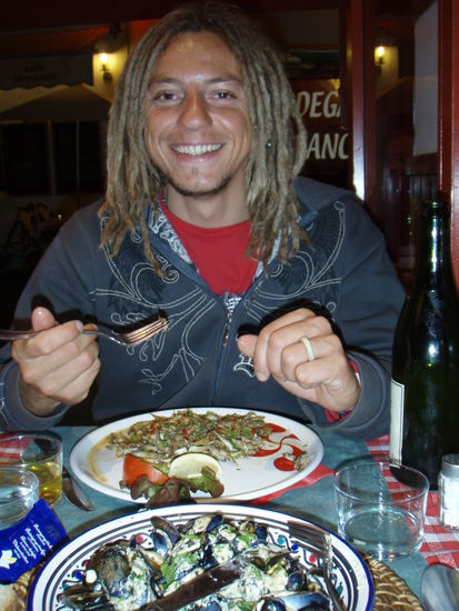 traditionell Baskisches Essen dazu Cidre