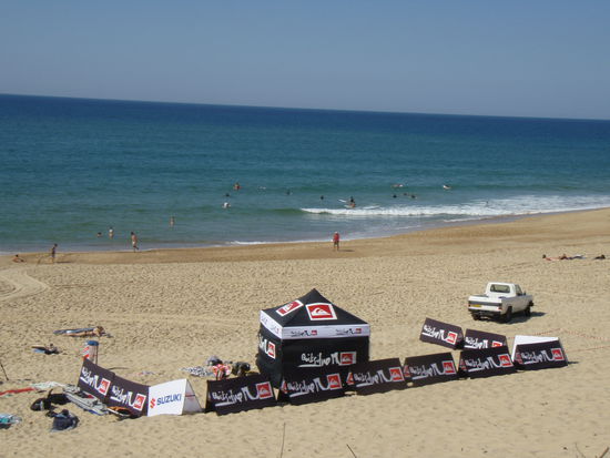 Die Jury-Box und ein sehr flacher Wellengang.