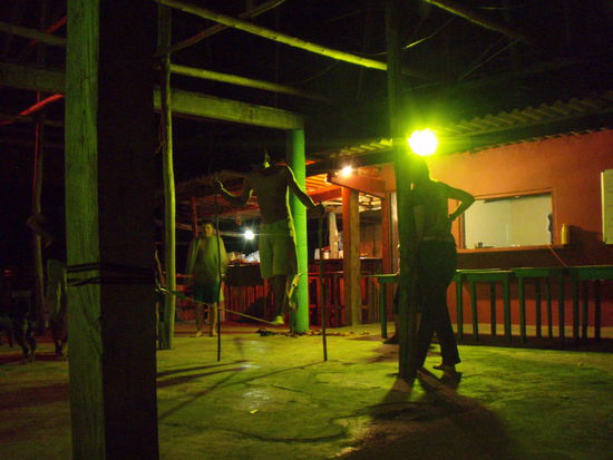 Auf die Idee mit de Stecken sind die Locals gekommen. Net bloed!