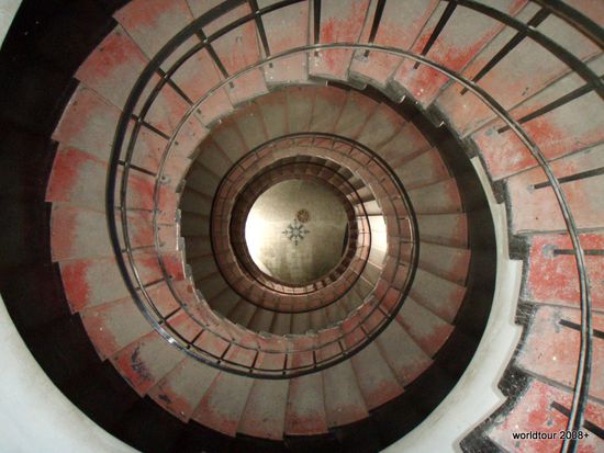 im Leuchturm (modern Art) Ich nenne es: "Wie die Spirale des Lebens ins Zentrum führt" by JdG