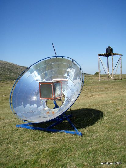 Der Solarofen. Dachte zuerst die haben hier eine Satelitenschuessel