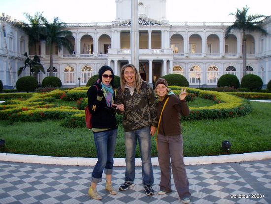 vor der Regierung in Paraguay