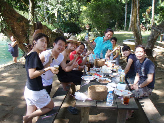 Eine nette laotische Familie