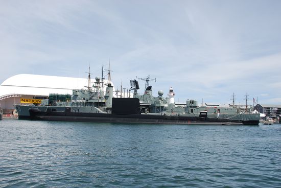 Zerstörer und U-Boot im Maritime Museum