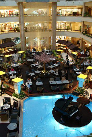 Frühstück war immer sehr ausreichend und hat teilweise täglich gewechselt. Einmal habe ich mir auch Abends das Buffet im Atrium gegönnt- sehr lecker.