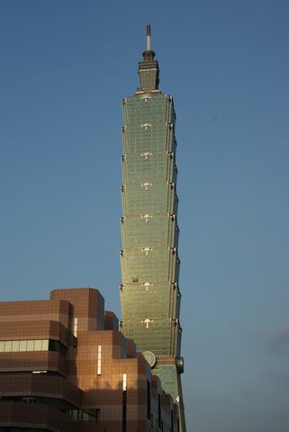 ...und hier der Tapei 101 bei Sonnenuntergang.