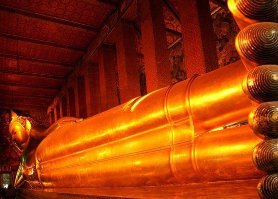 Wat Po, der längste liegende Buddha (46m)