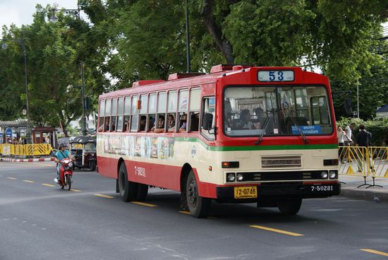 Wer schon mal in Bangkok war,weiß, dass der noch verdammt neu ist! 