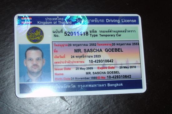 sieht aus wie ein Schwerverbrecher....